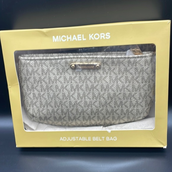 Michael Kors Handbags - Michael Kors belt purse